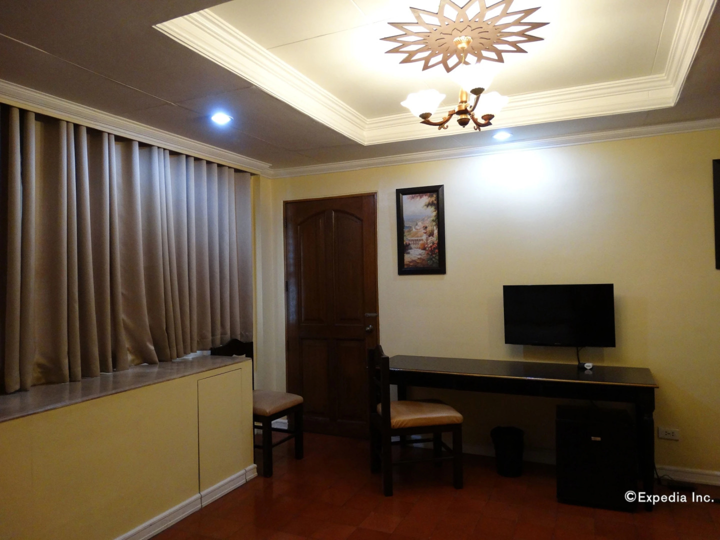 White Knight Hotel Intramuros