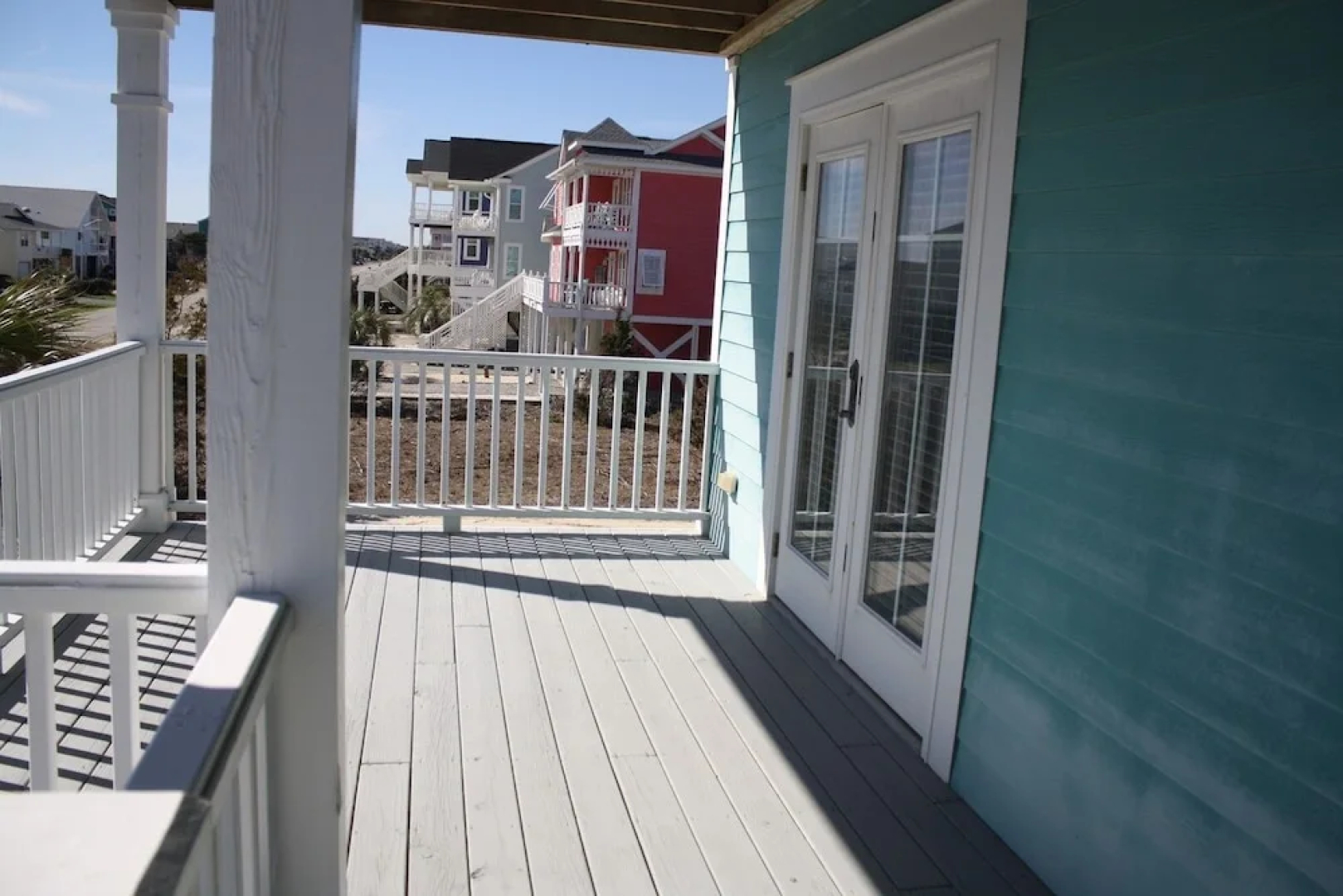 Beach Crew 4 Bedroom Home by RedAwning