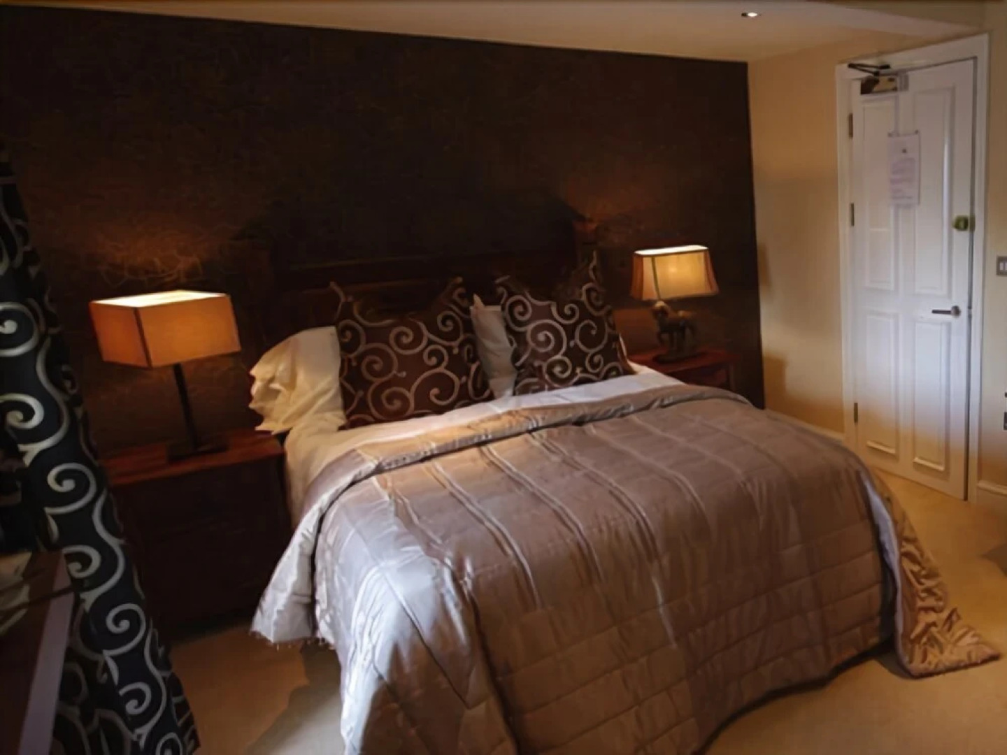 Mezze at the Ship and Castle