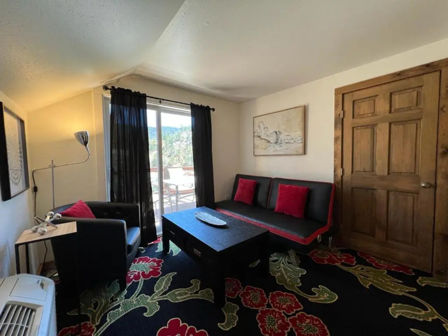 The Green Mountain Falls Lodge