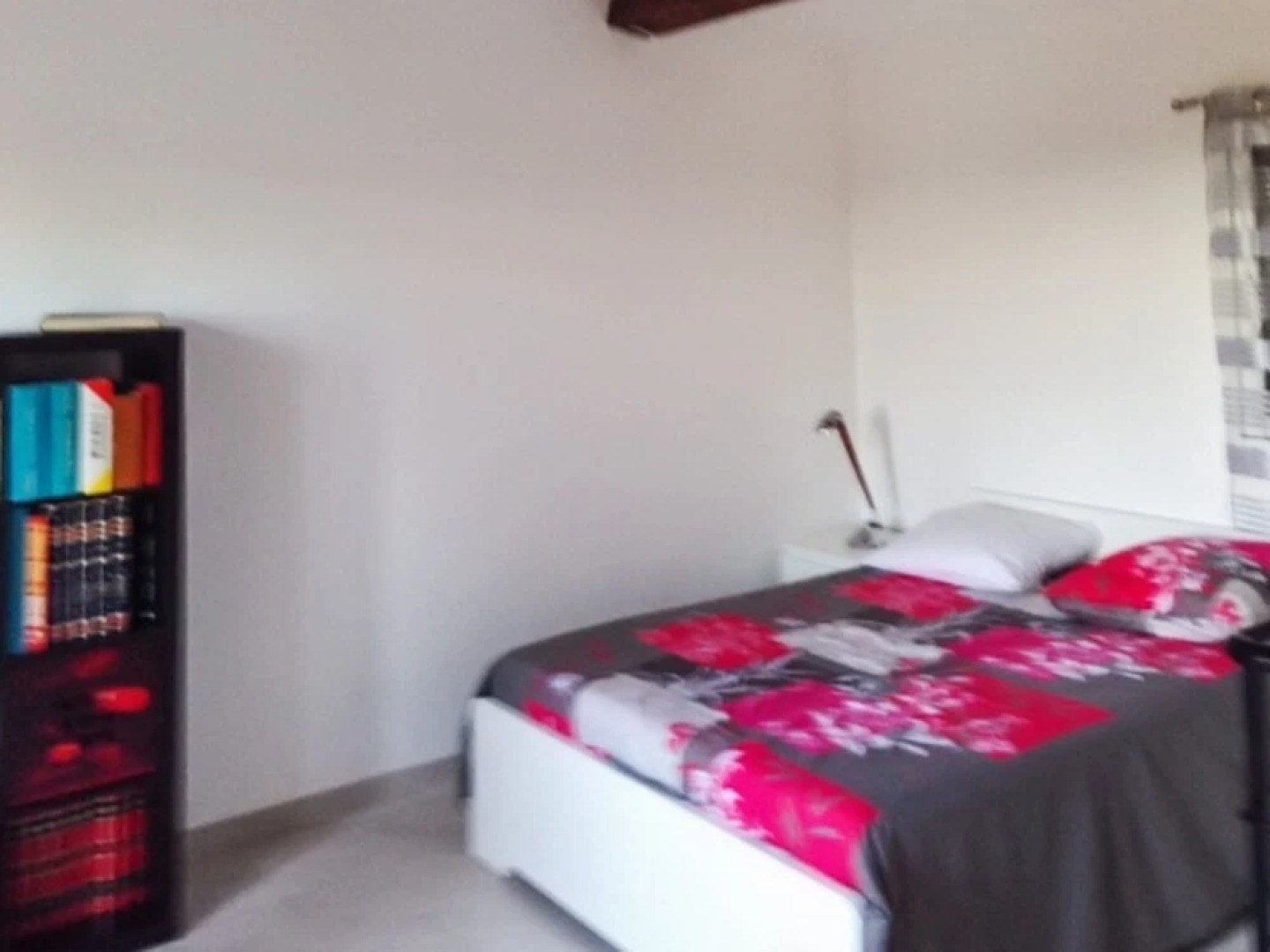 Well-appointed, 3-bedroom House Featuring a Swimming Pool and Terrace