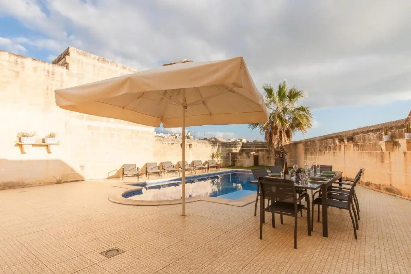 Centre Island Gozitan Farmhouse & Pool