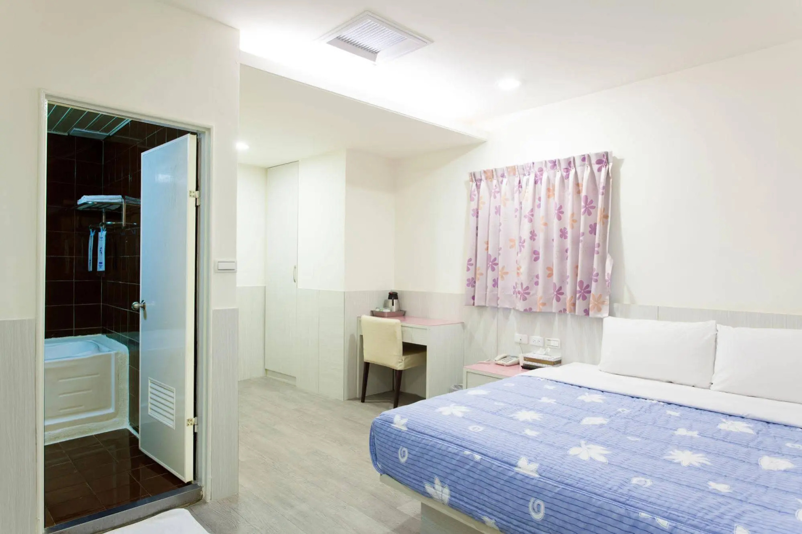 Ruei Gung Business Hotel