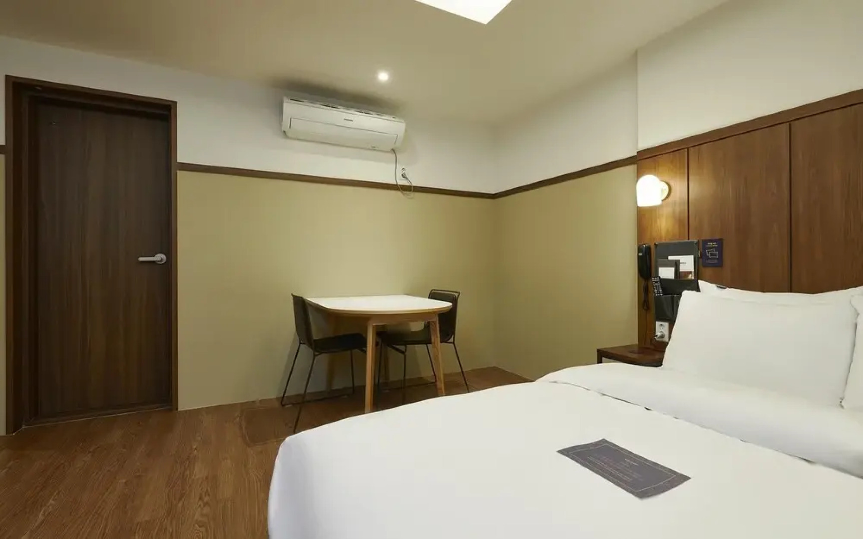 Seosan Lake Park Just Sleep Hotel