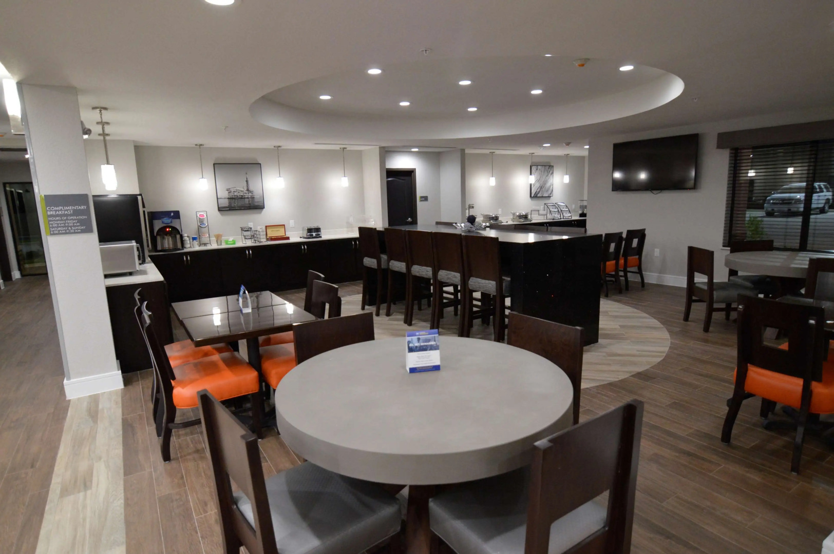 Best Western Plus Bay City Inn & Suites