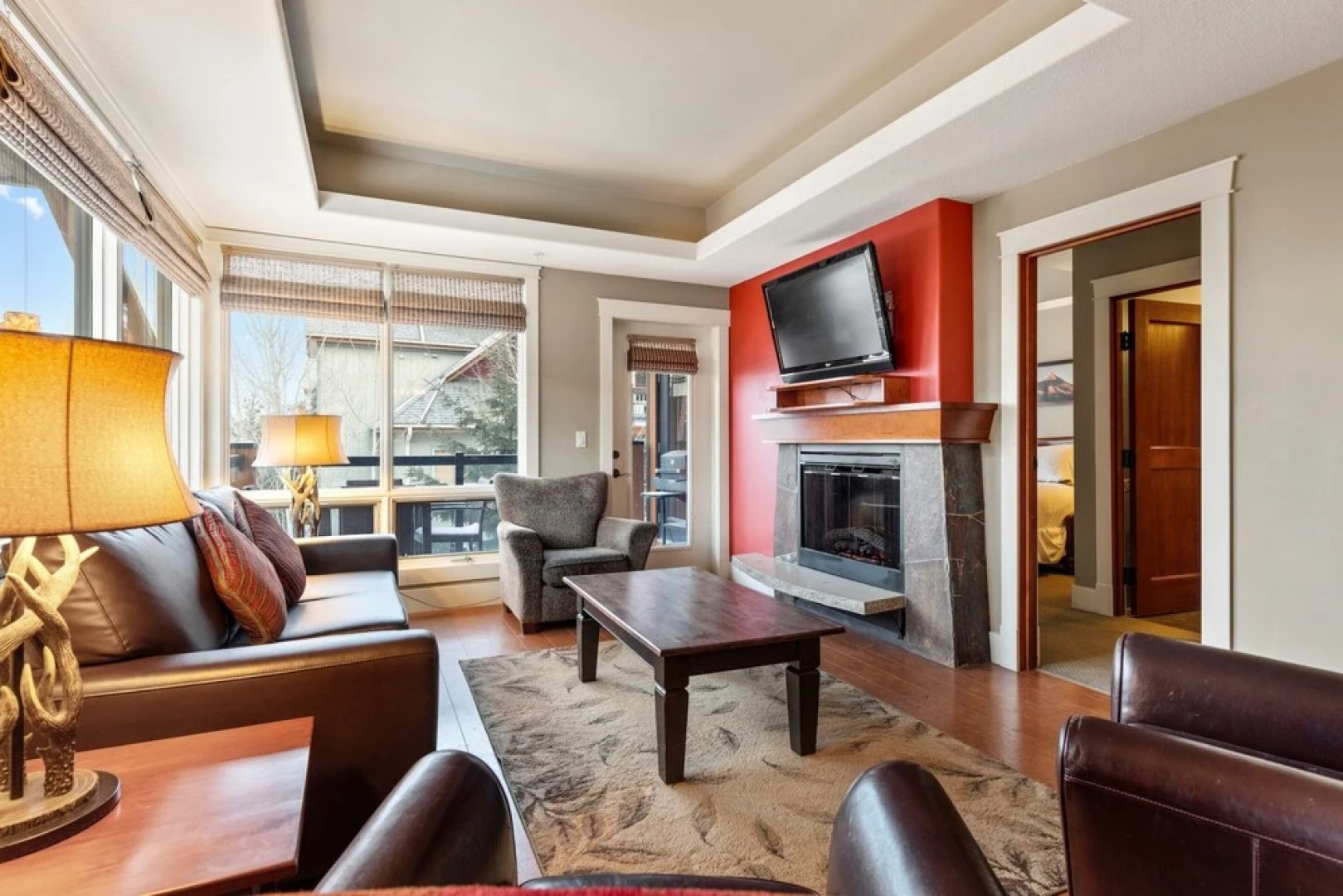 Exquisite 2BR/2BTH Luxury Condo with Mountain View