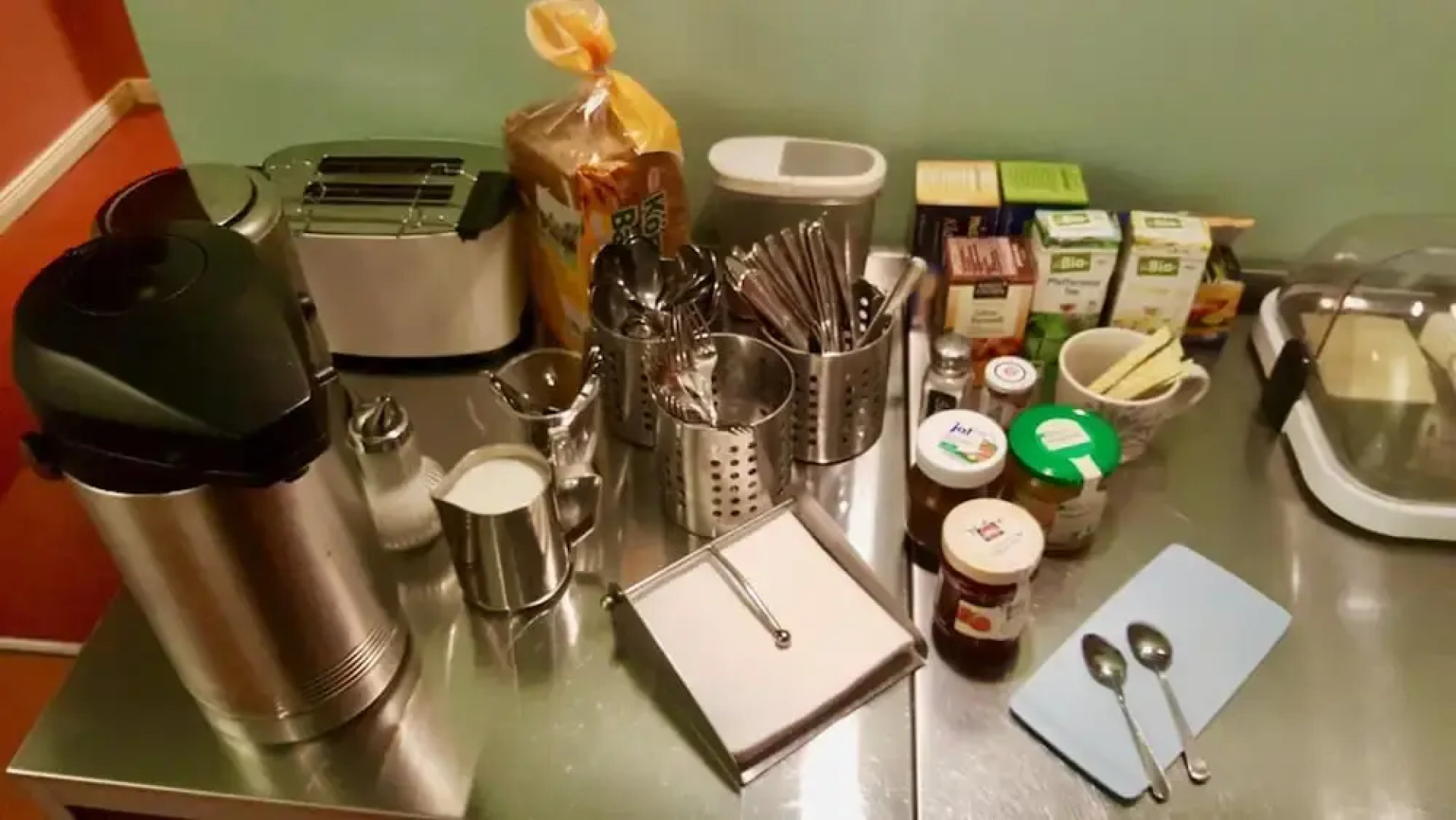 Alcatraz Backpacker Hostel