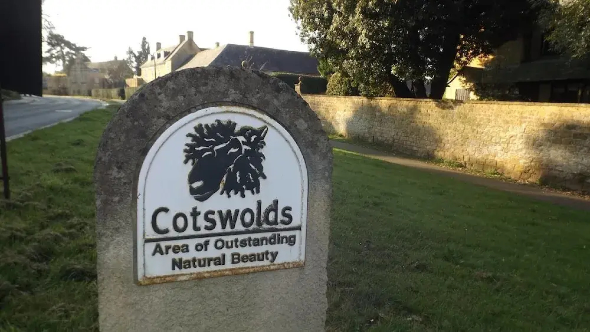 Spacious 3 Bedroom Cabin at Avonvale Holiday Lodge