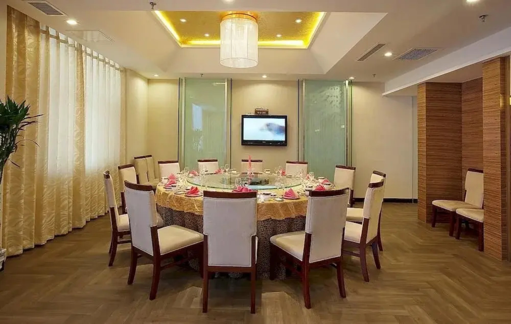 Chengde Tianbao Hotel