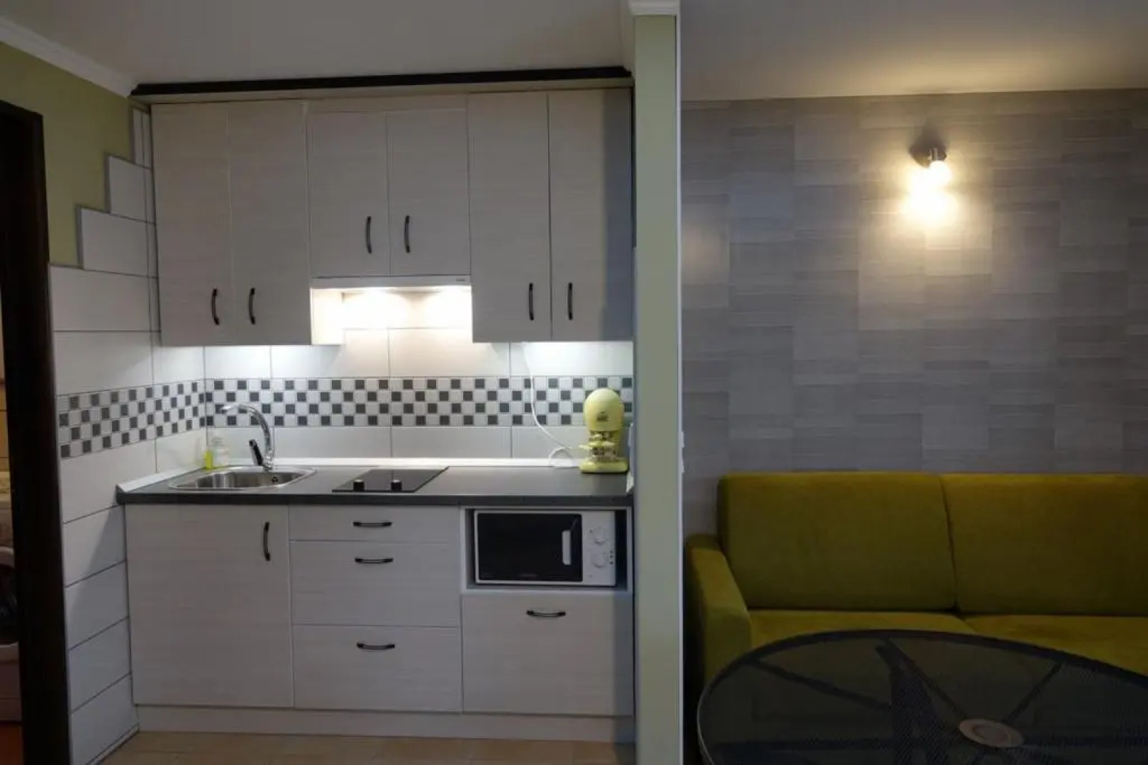 Mesteri Apartman 1A-B