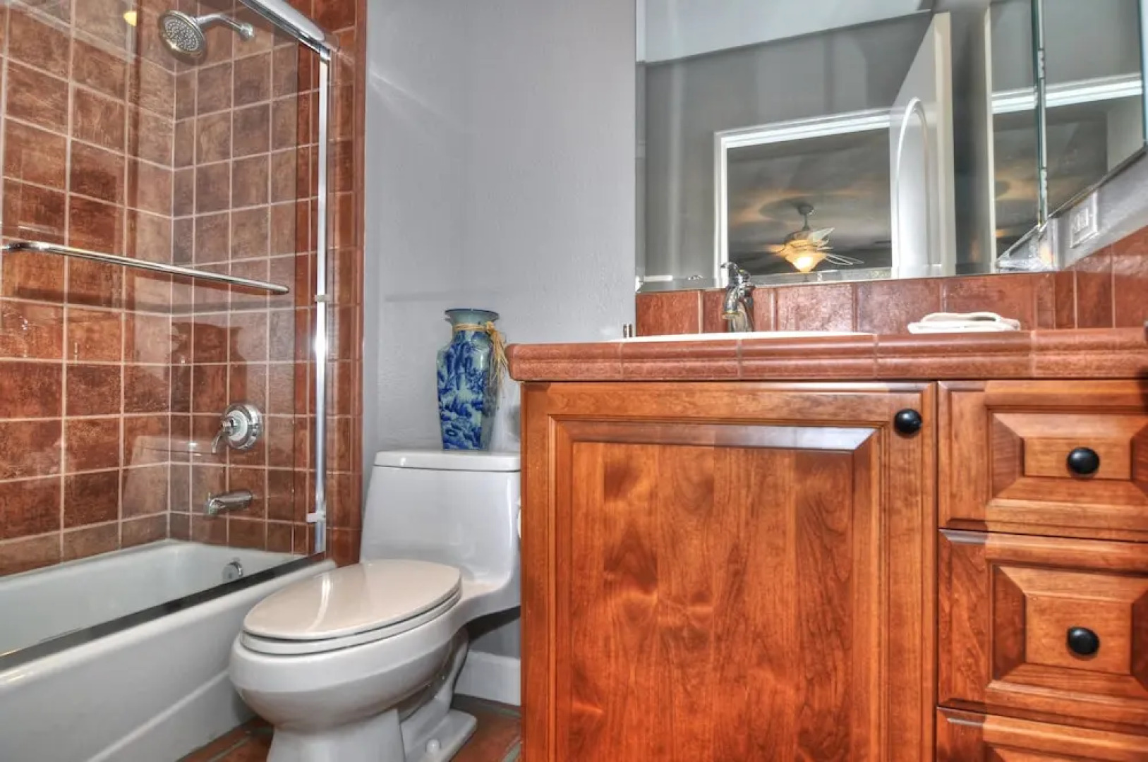 Spectacular Lakefront Estate