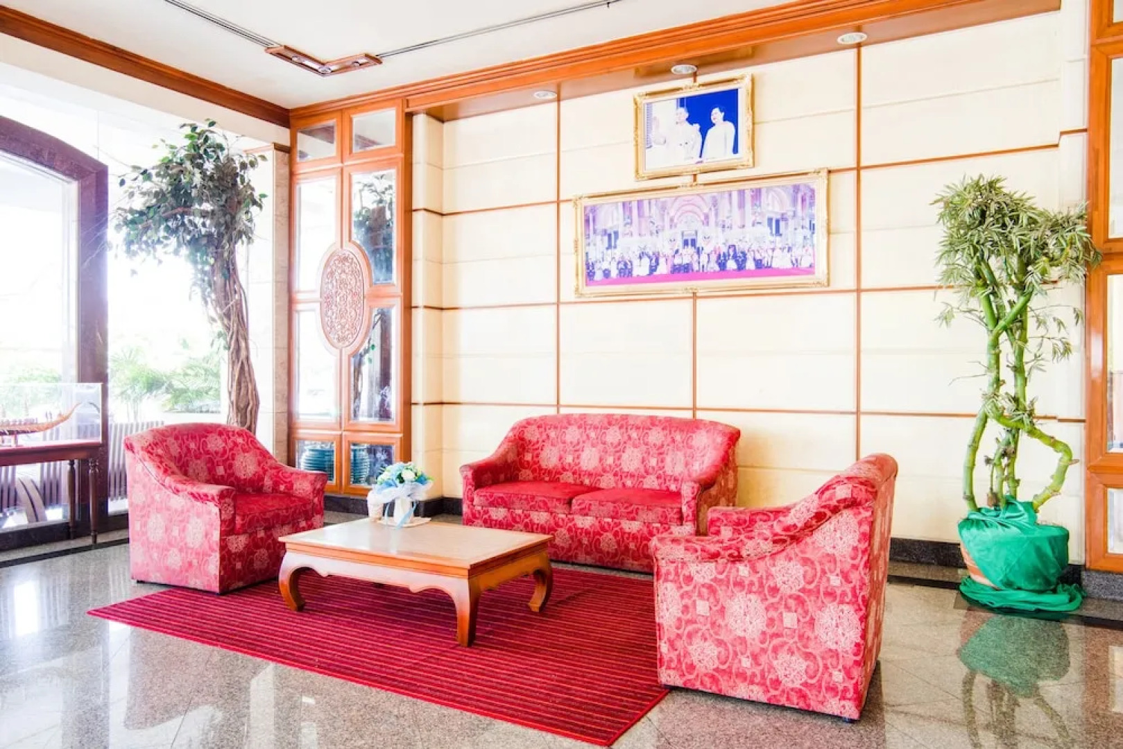 Ayutthaya River View Hotel