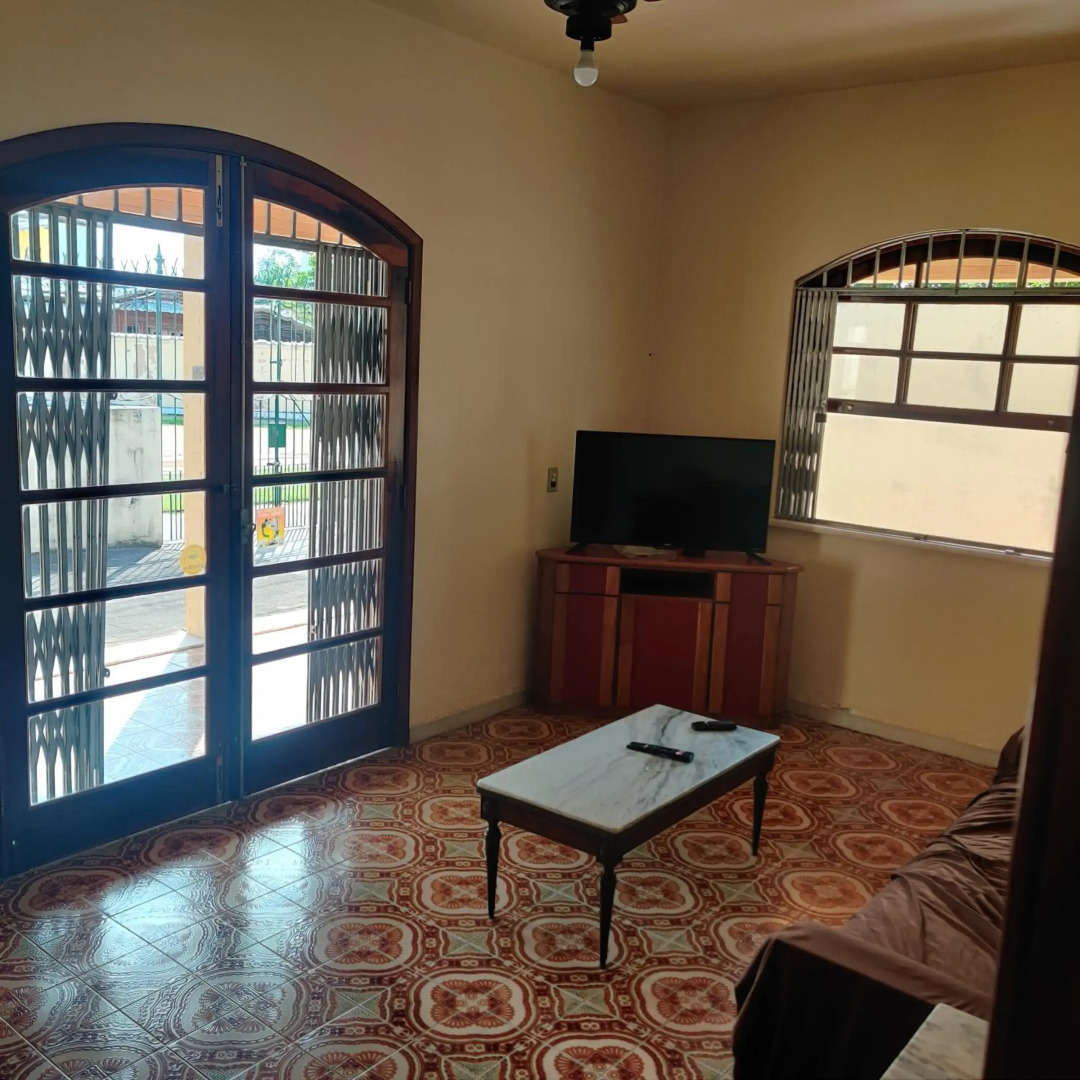 Casa muito espaçosa privativa com Piscina, Churrasqueira e área gourmet