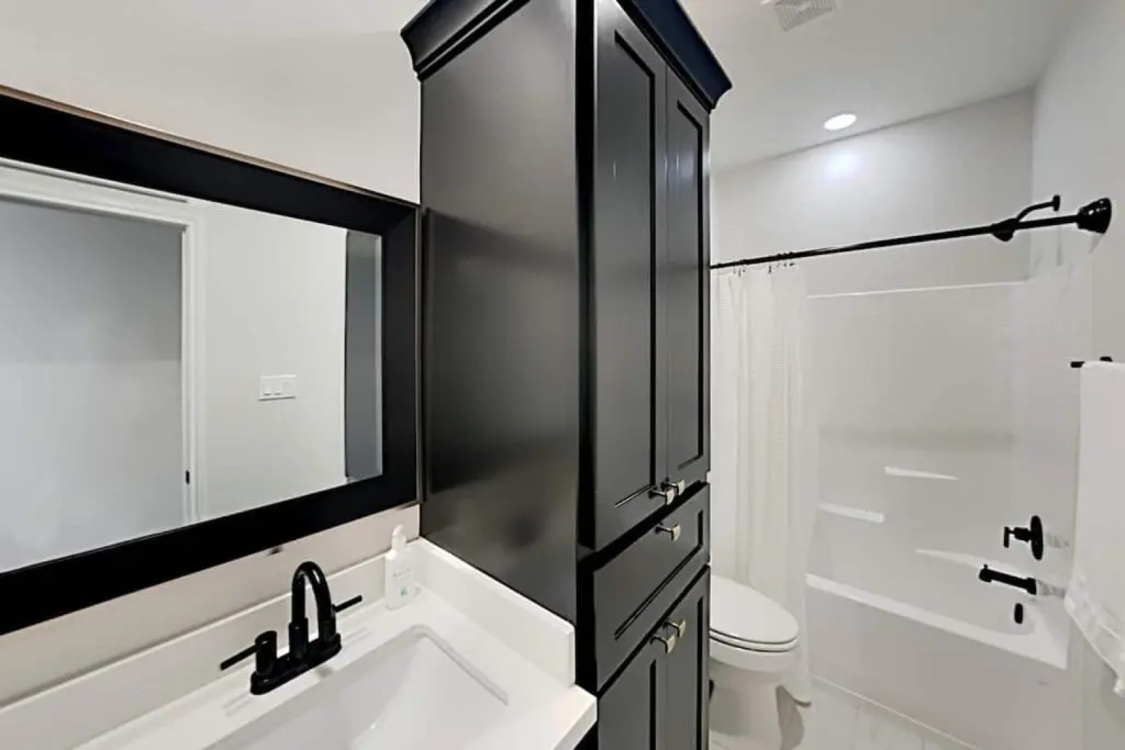 Luxurious Family-friendly Oasis with Laguna Views