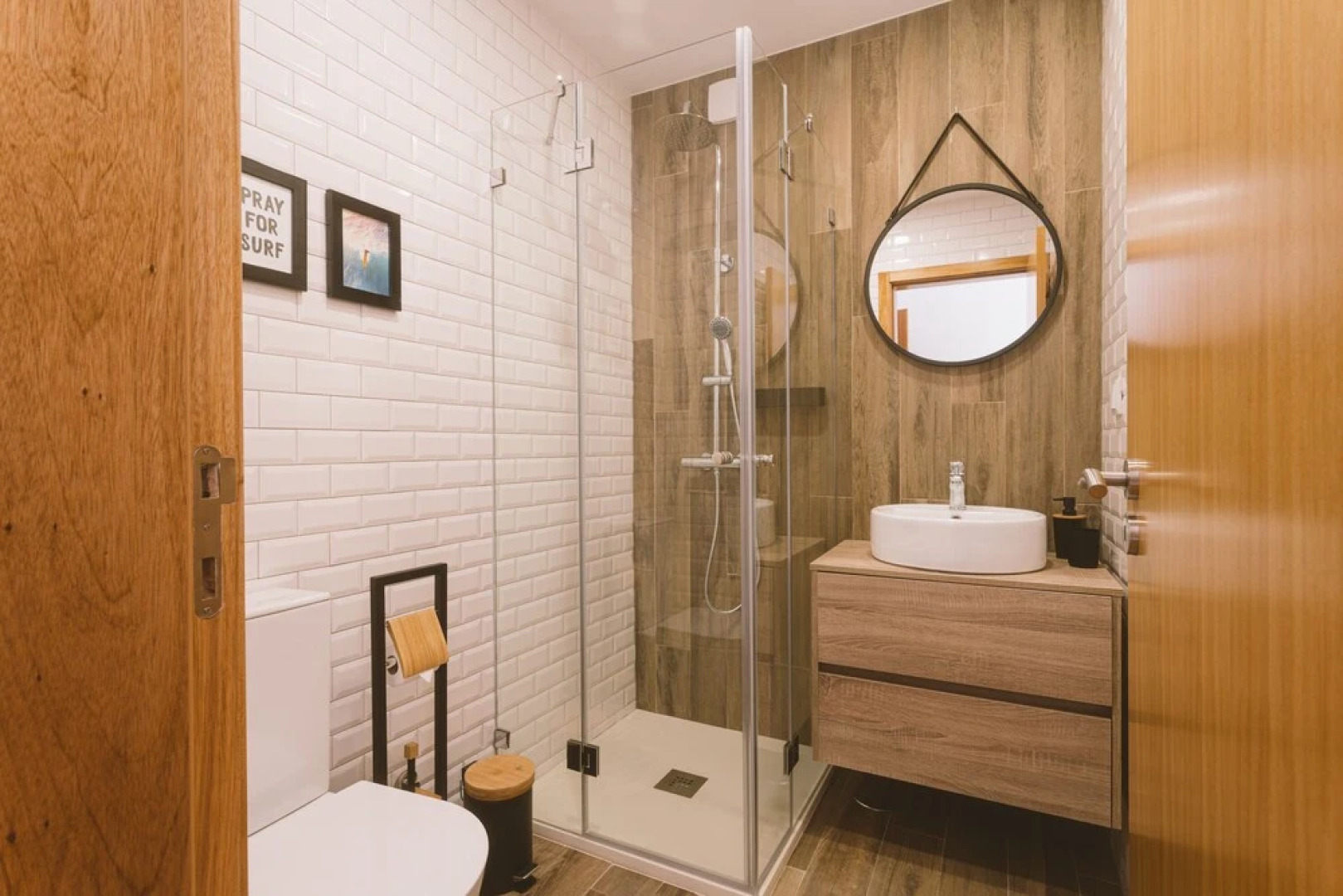 Cliff Surf Camp Hostel