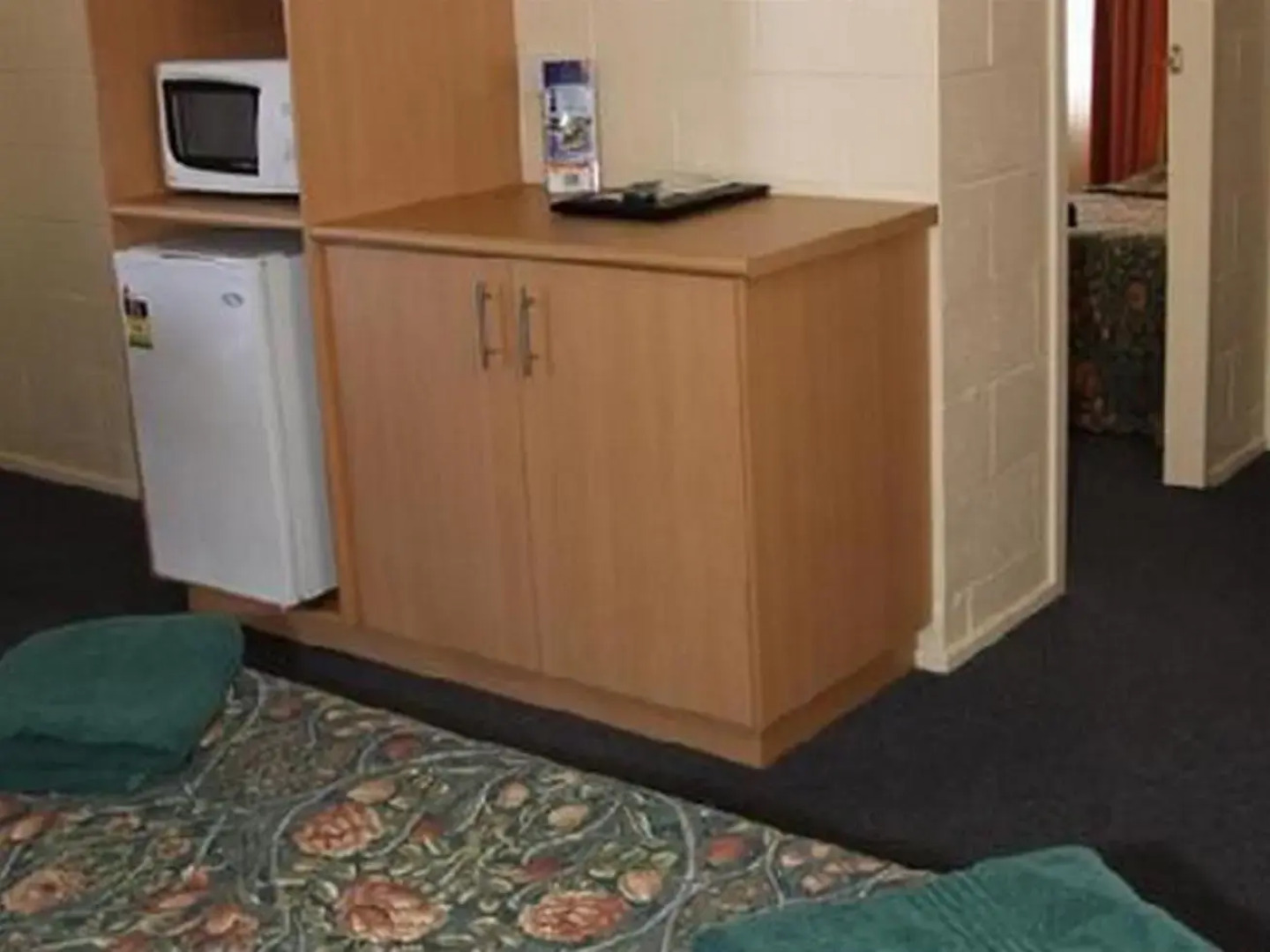 All Seasons Motor Lodge