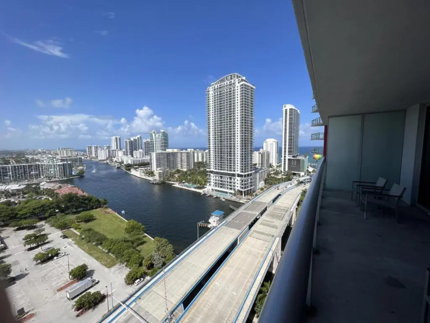 23rd floor Luxury & Spacious BeachWalk Resort Apartment with Amazing View