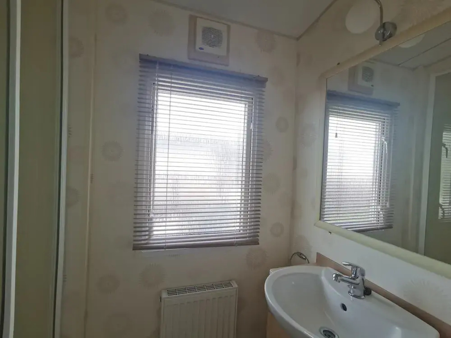 Snowdonia Holiday Sea Beach and Mountains View