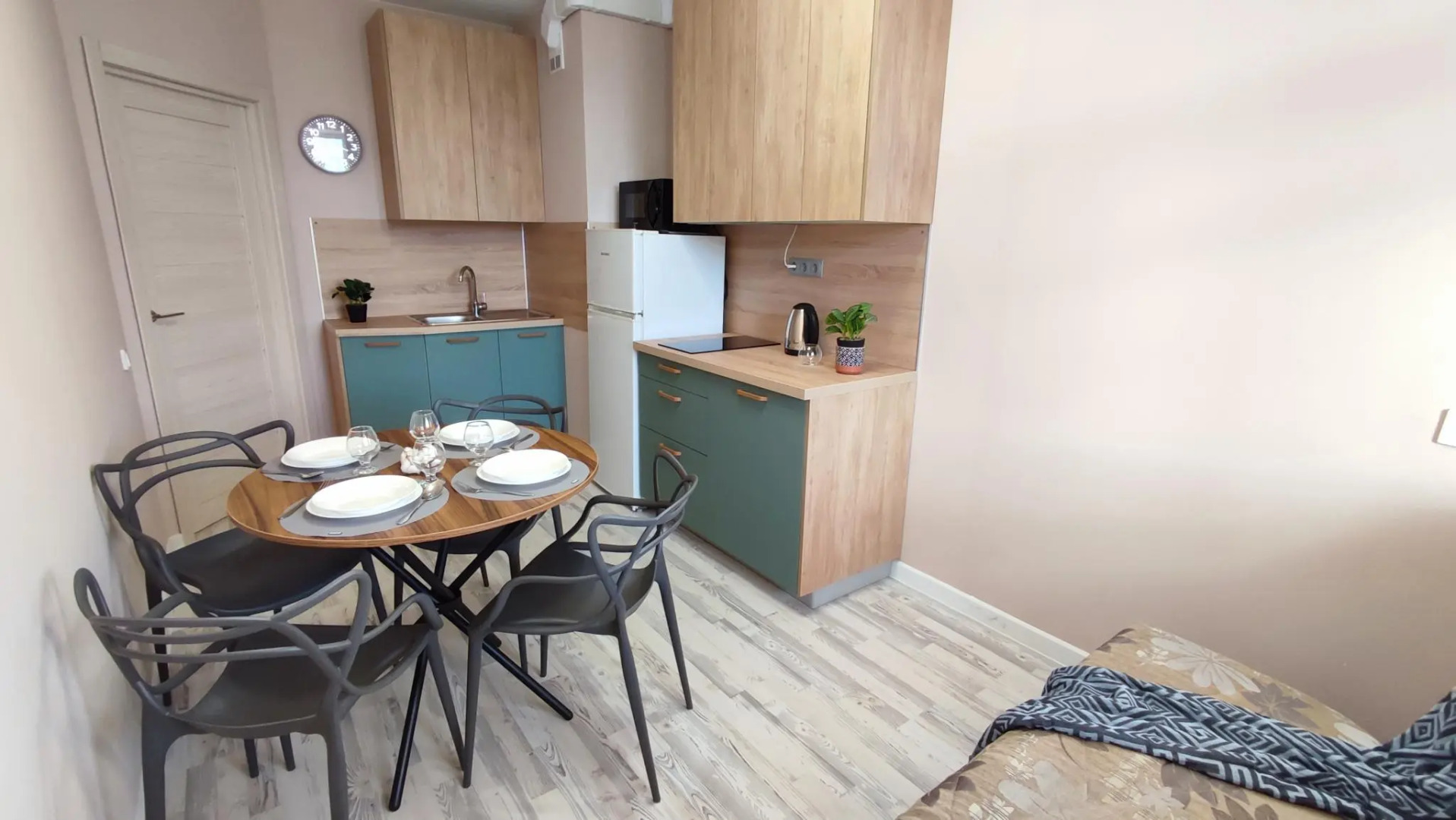 Атмосфера на улице Решетникова