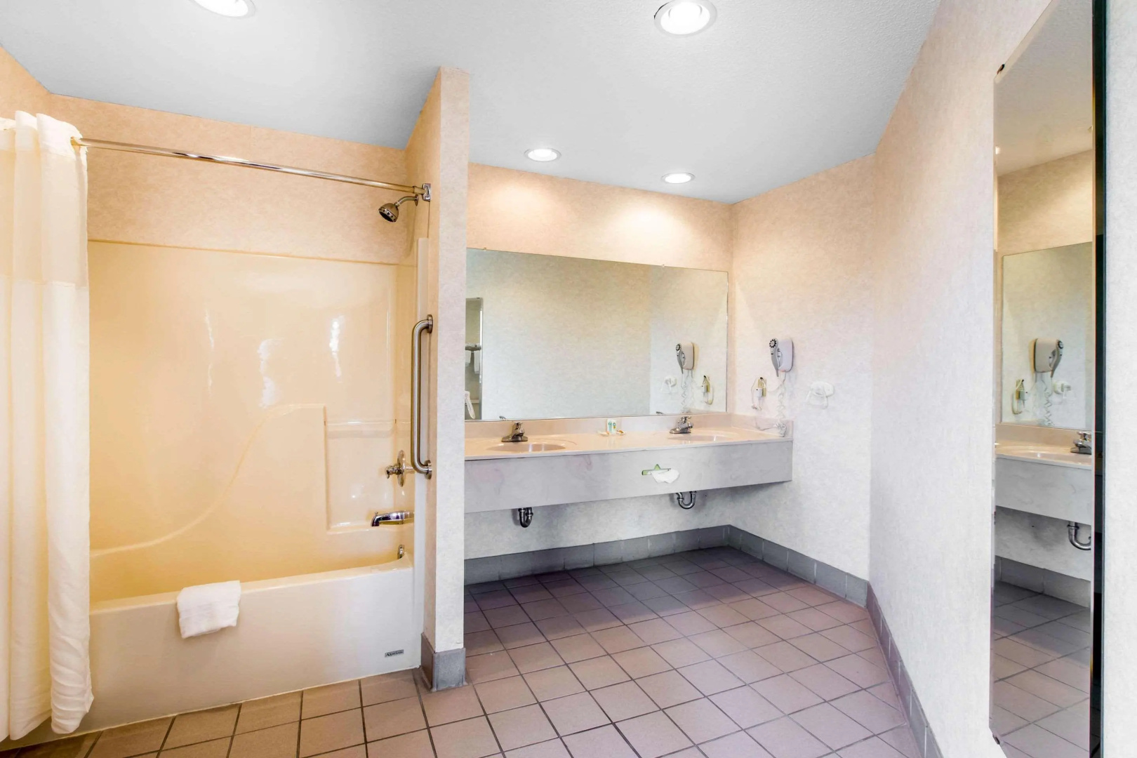 Quality Inn Clinton - Knoxville North