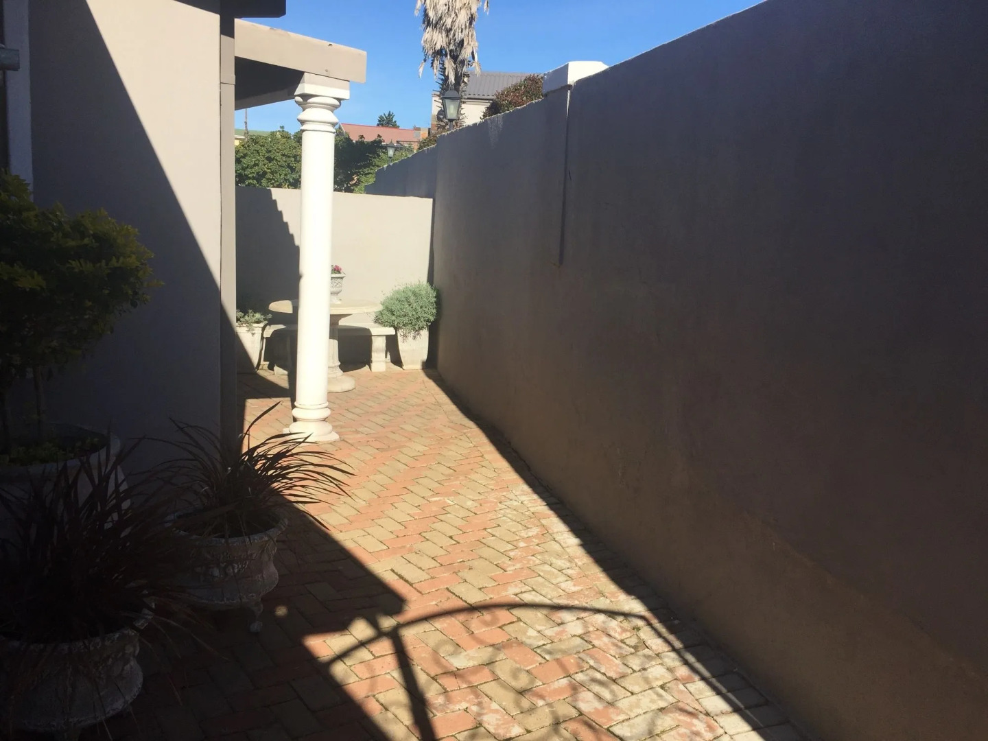 Sea Whisper Guest House & Self Catering