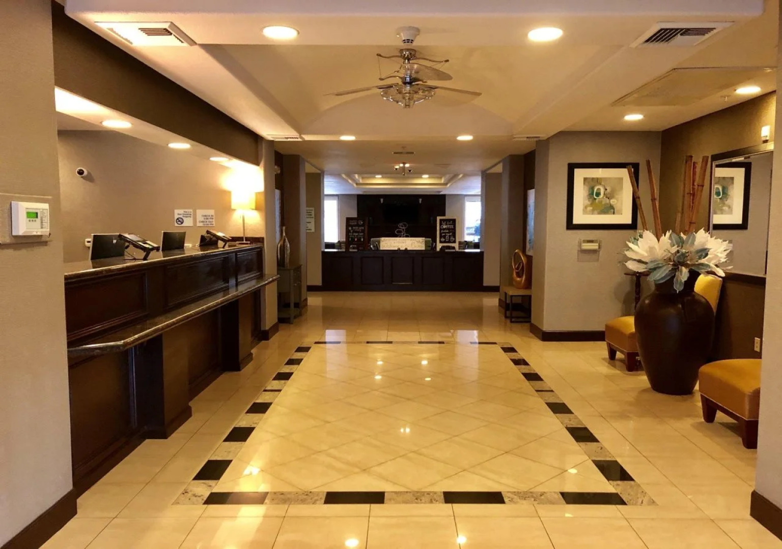 Holiday Inn Express Hotel & Suites Vacaville by IHG