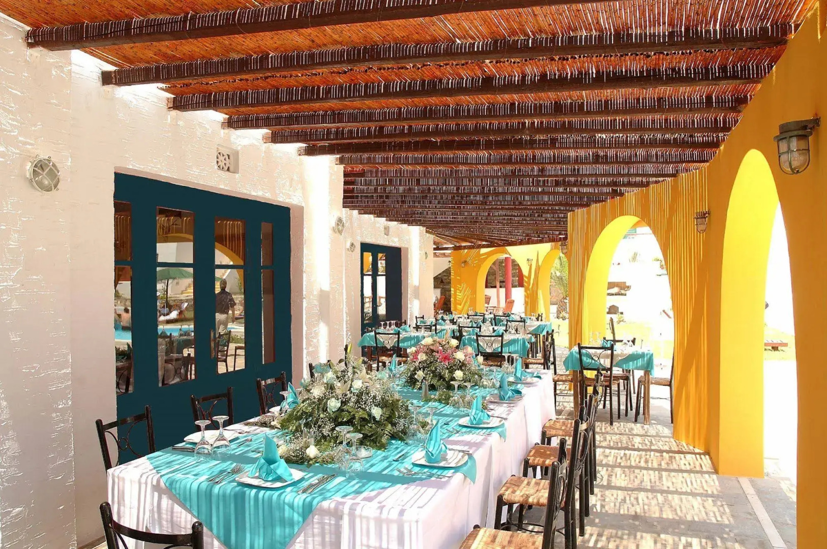 Mr & Mrs White Tinos