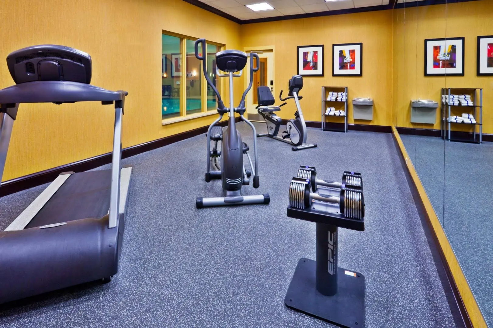Holiday Inn Express Hotel and Suites Nashville-Opryland by IHG