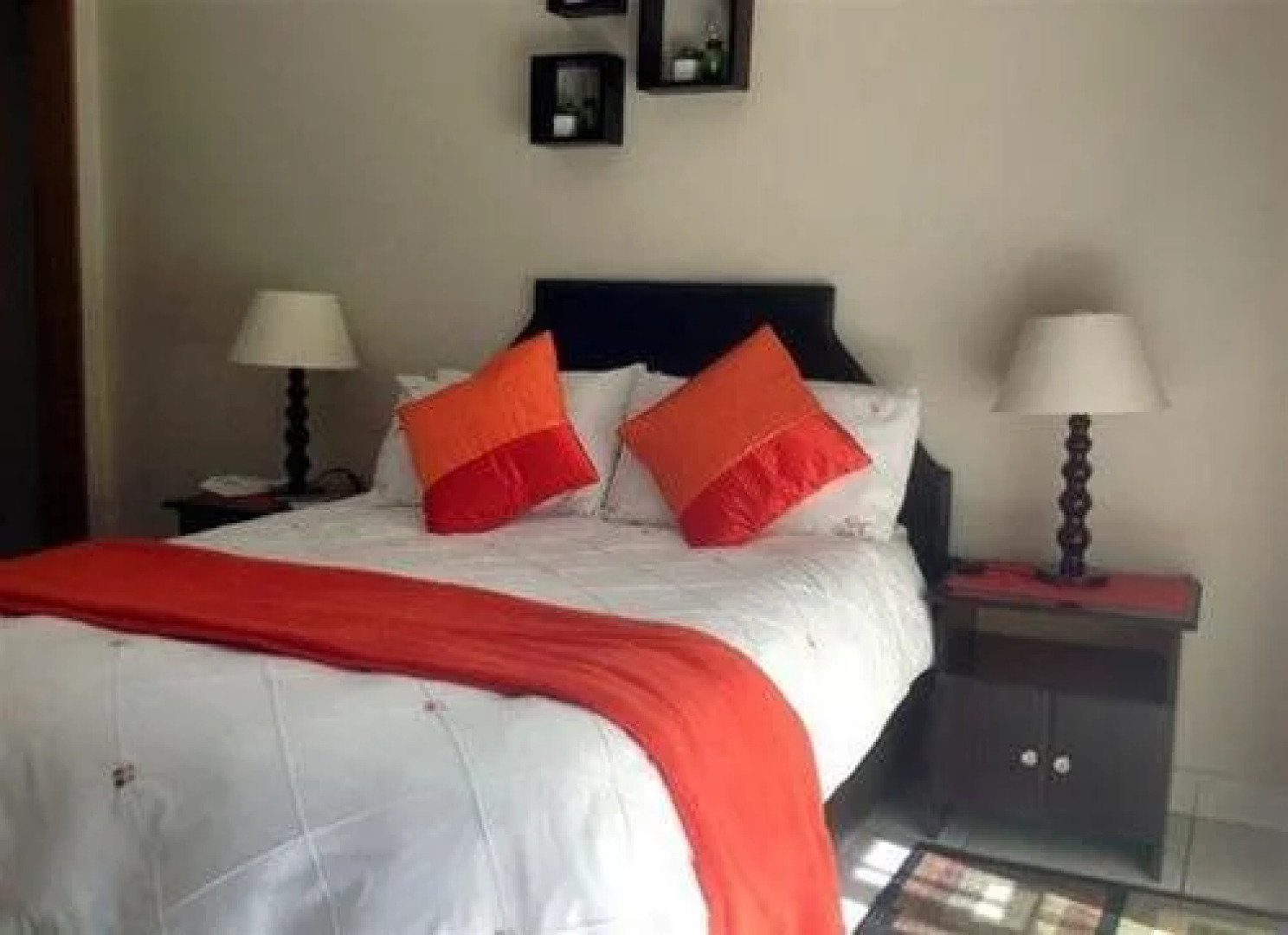 Gold Guest & Conference