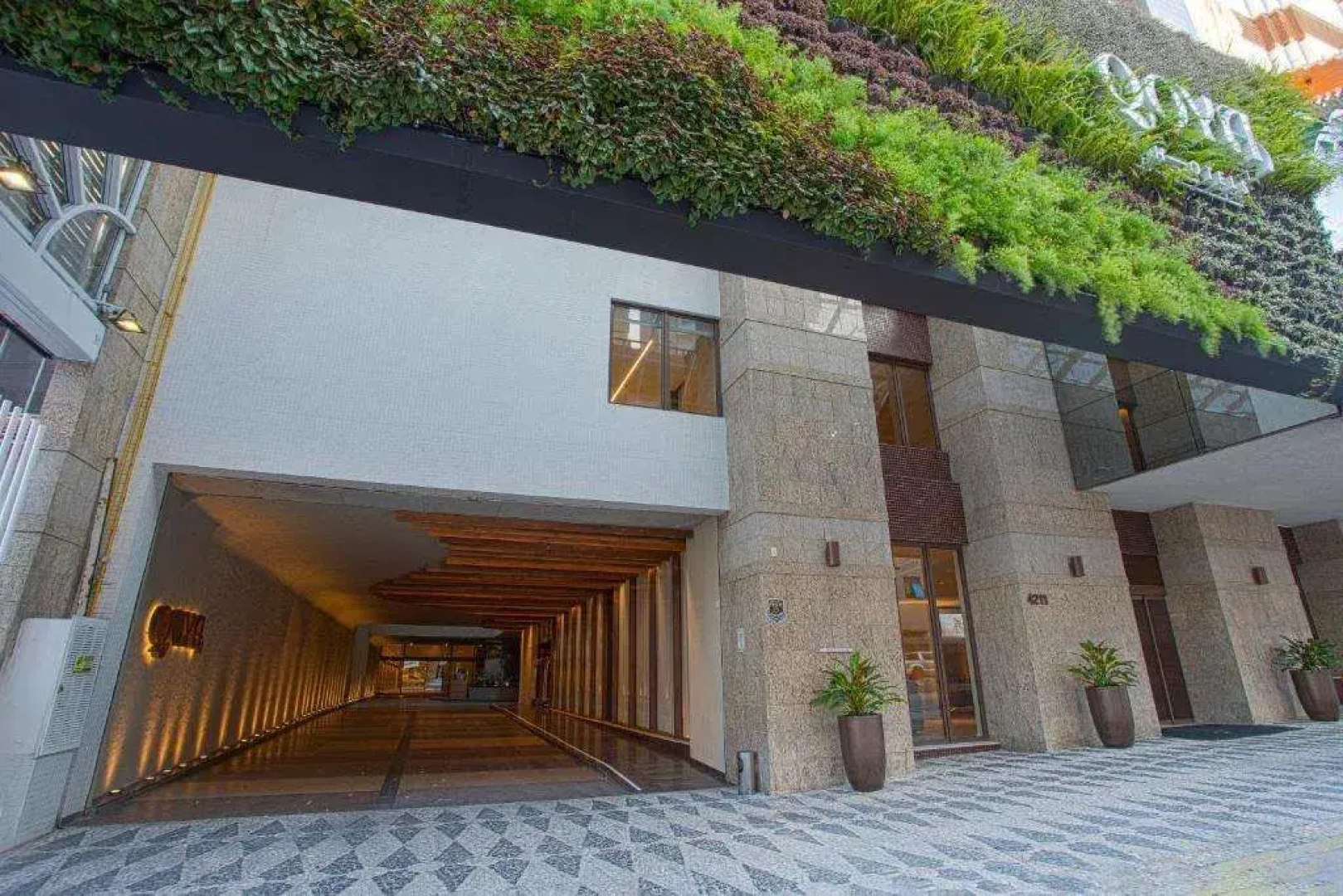 QOYA Hotel Curitiba, Curio Collection by Hilton