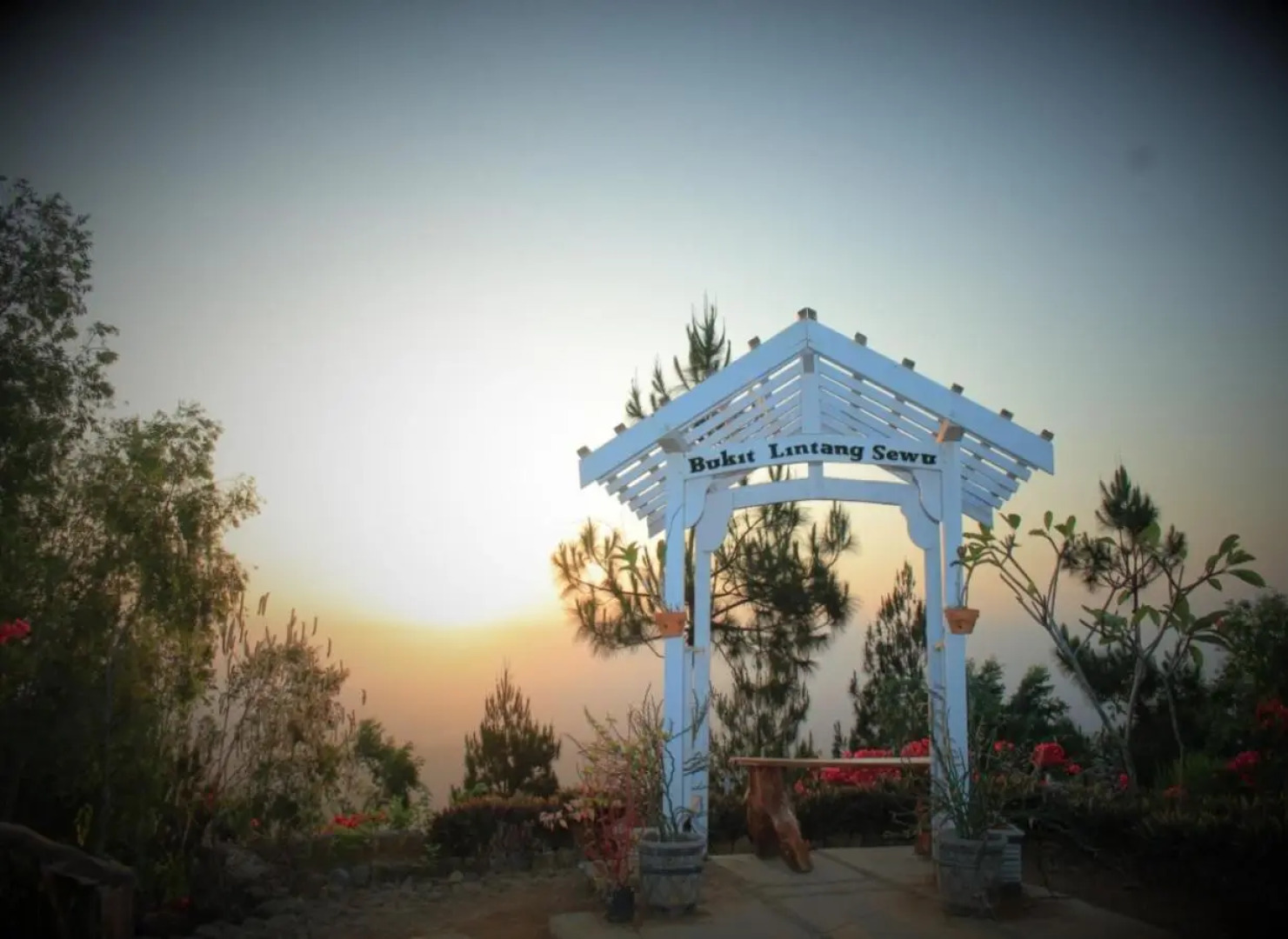 Bukit Lintang Sewu Domping By Zuzu