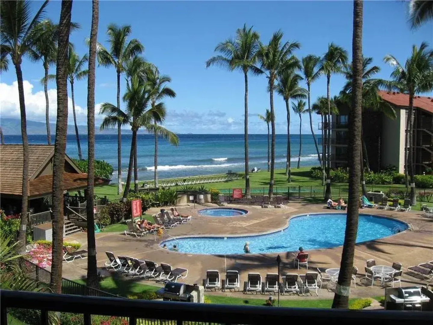 Pohailani 128 by RedAwning