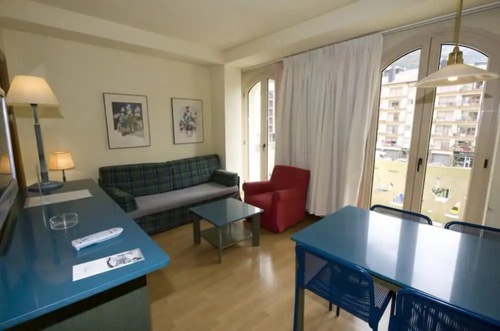 Apartamentos Pessets Adelaida