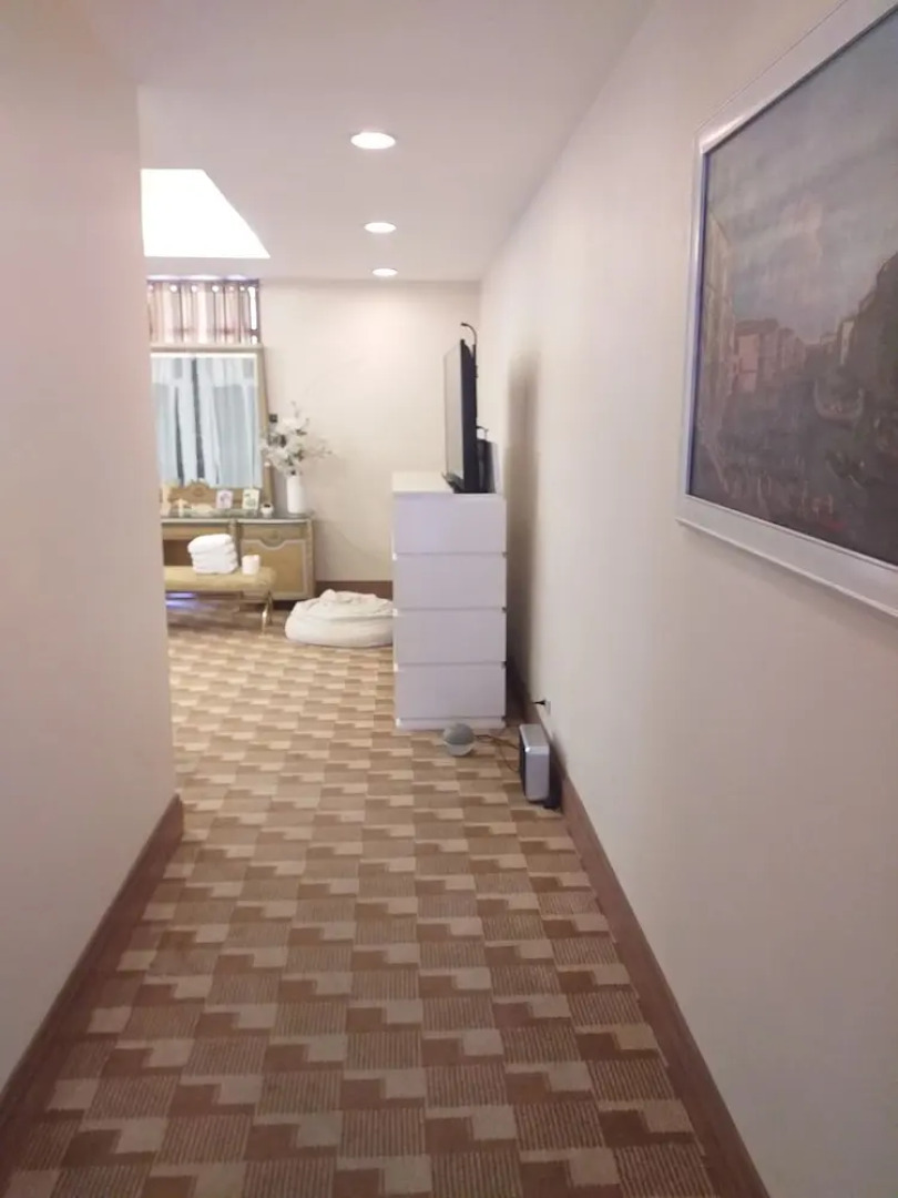 Whitehouse of the Lord of Scents