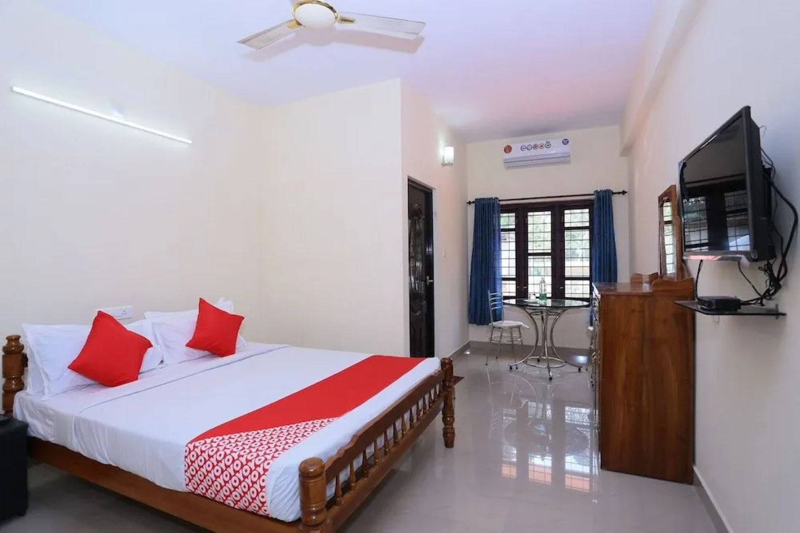 OYO 24129 Panackal Inn