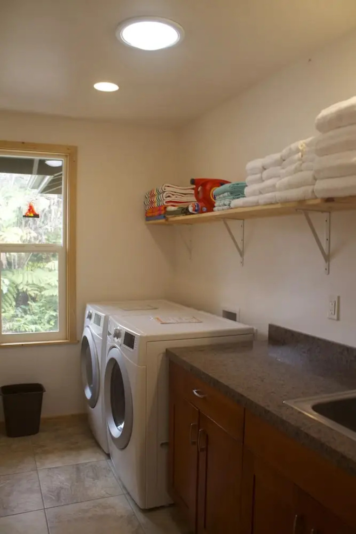 Hale OnaOna by Hawaii Volcano Vacations