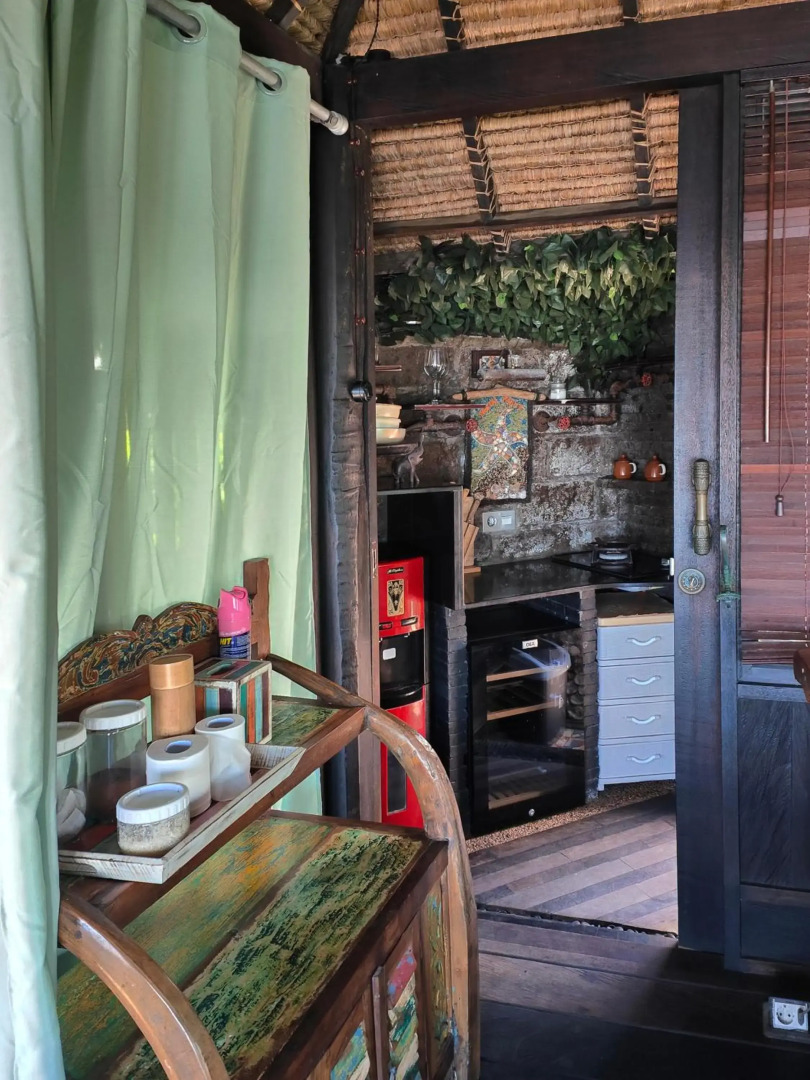 Beachfront Villa Nixie and the Sea