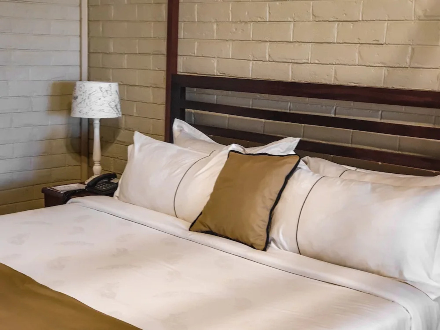 Kambiri Beach by Serendib