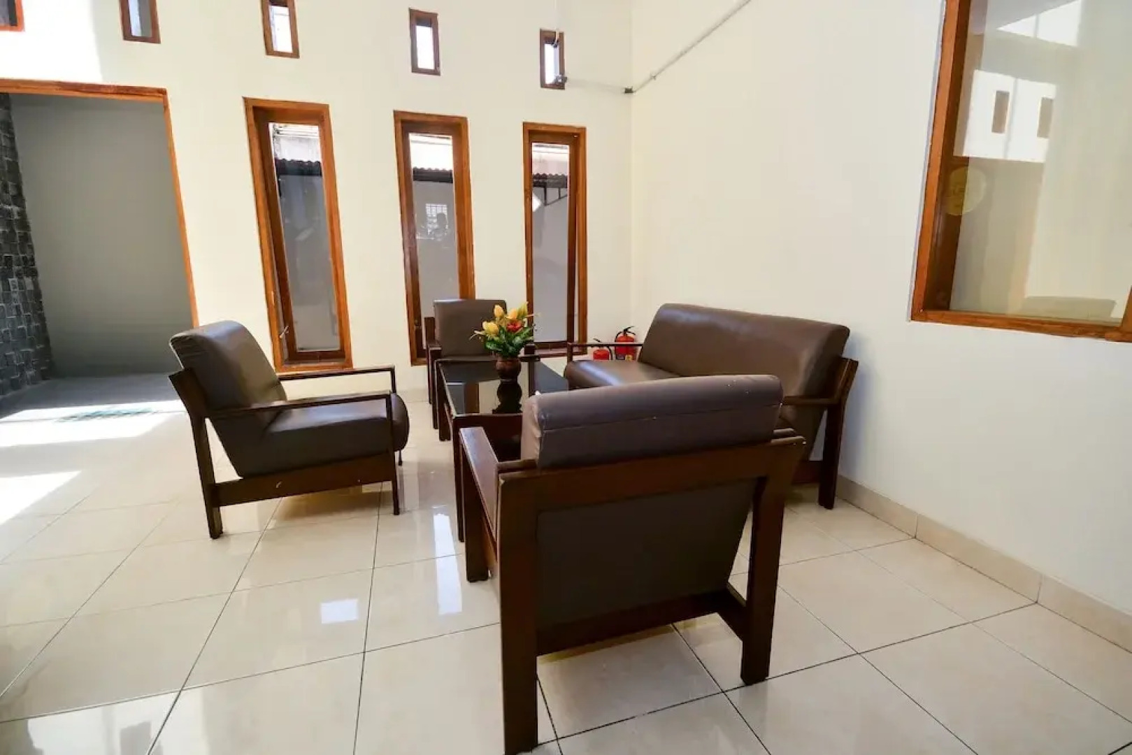 The Flash Residence by OYO Rooms