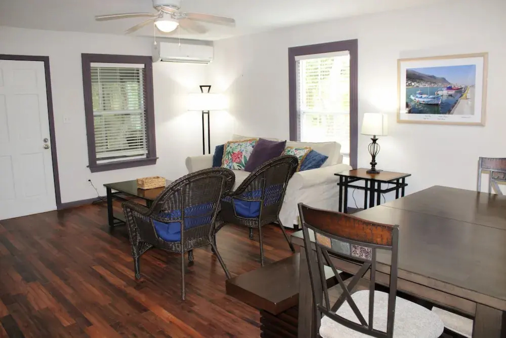 Quiet Sea Point Cottage by Redawning