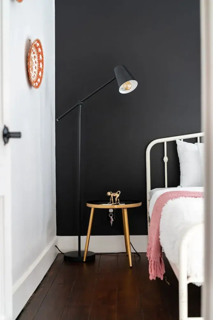 Prime Location Top Rated Clean Parking Free