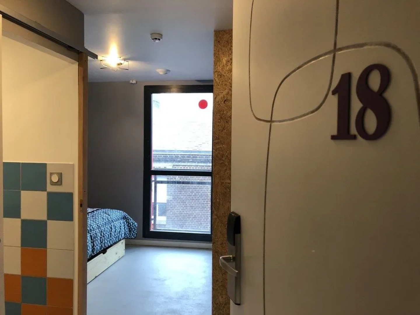 Share And Cheers Hostel