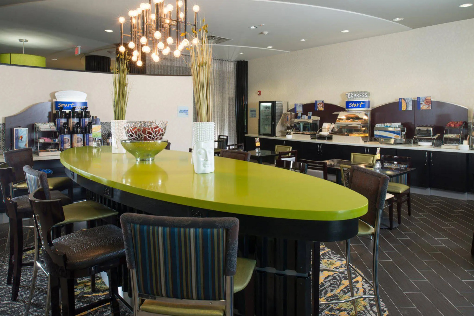 Holiday Inn Express & Suites North Kansas City by IHG