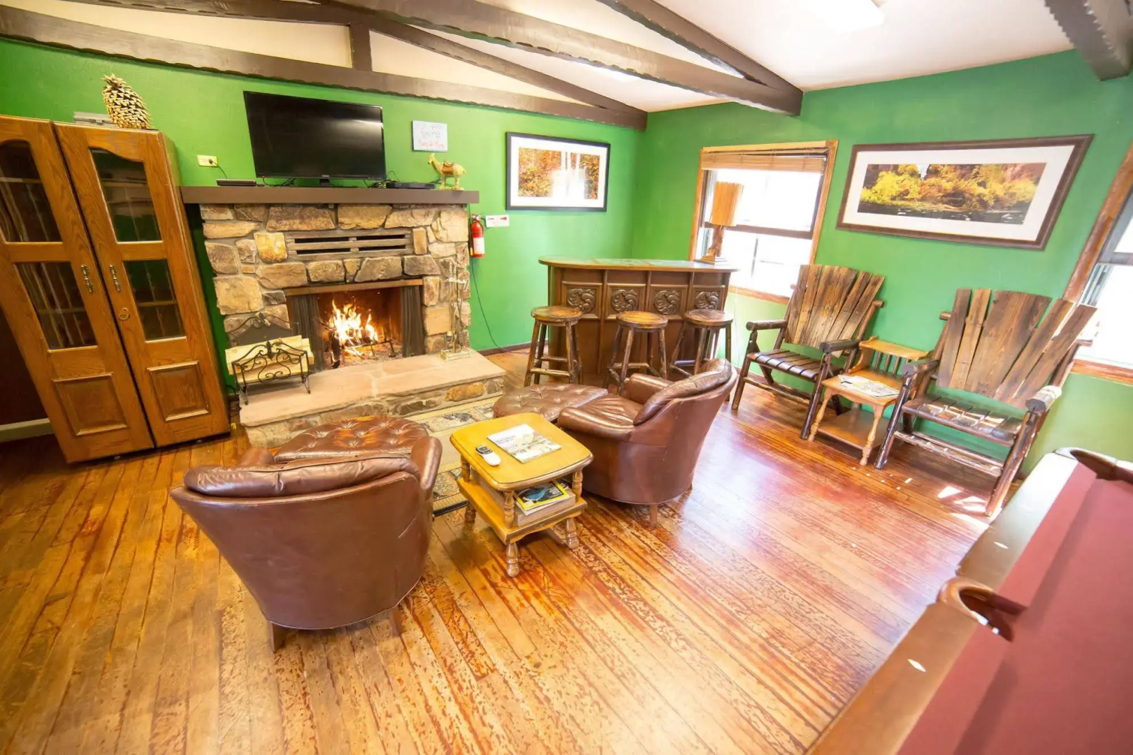 ITH Big Bear Lake Mountain Hostel & Lodge