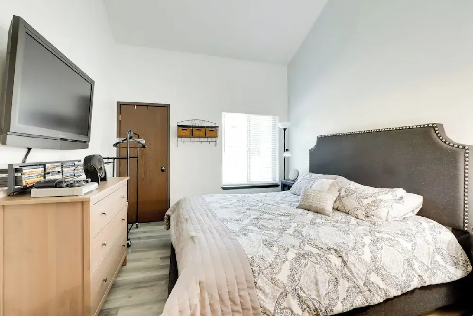 Ski-in/out Condo w/ Hot Tub Access in Brian Head!