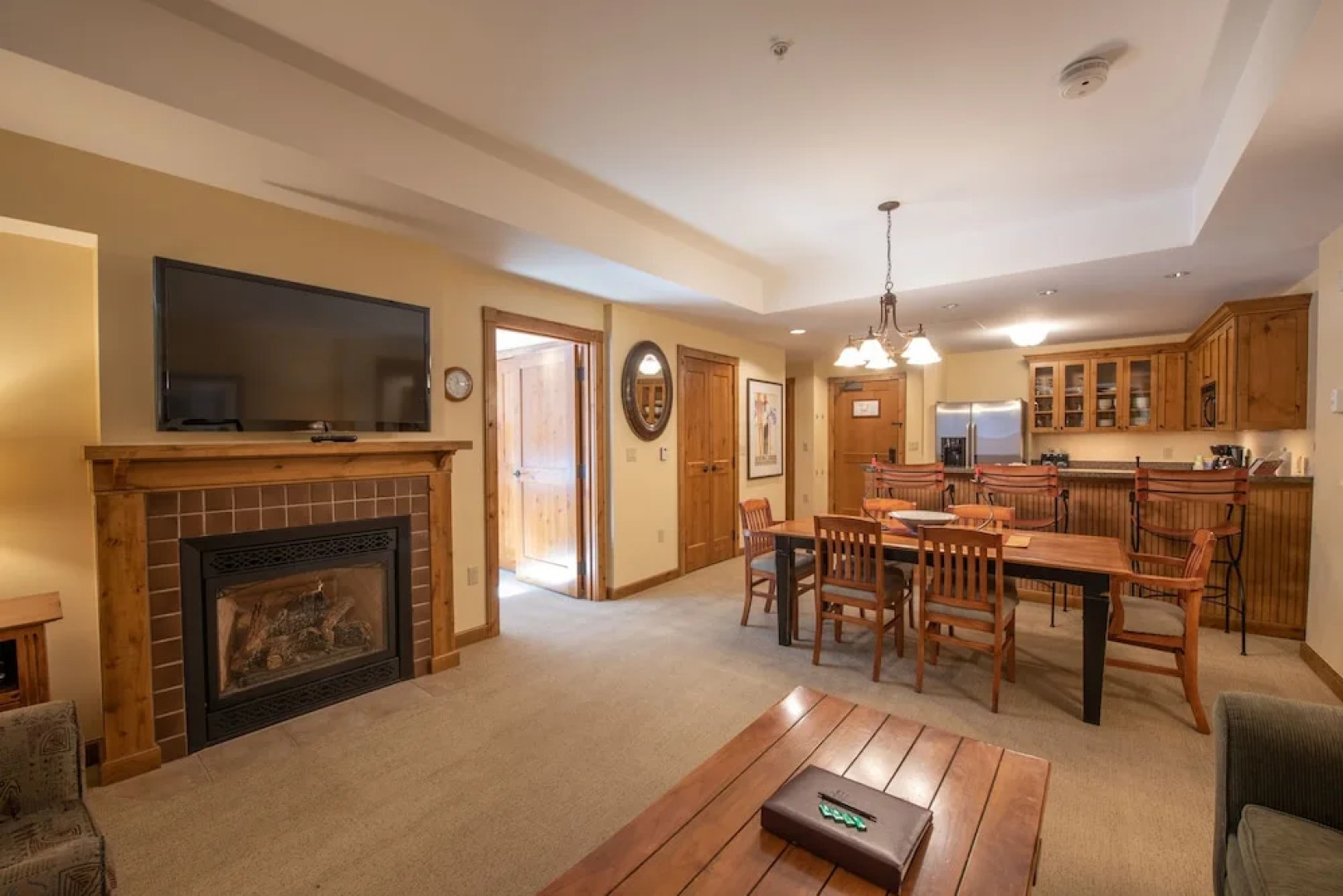 Kid-Friendly 2 Bedroom Bathroom - Slopeside Condo - No Cleaning Fee! by RedAwning