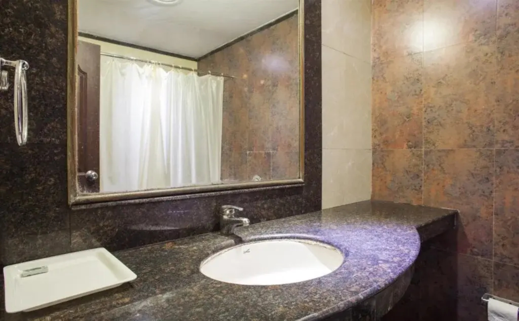 Hotel Raj Continental