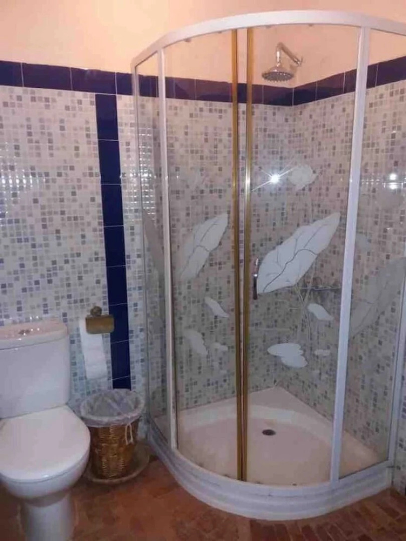 Unique 9 Bedroom House in National Park