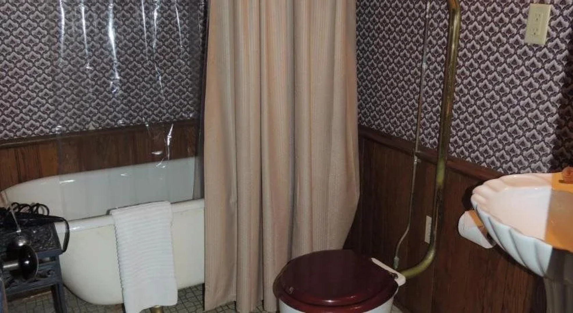 Historic Farnsworth House Inn