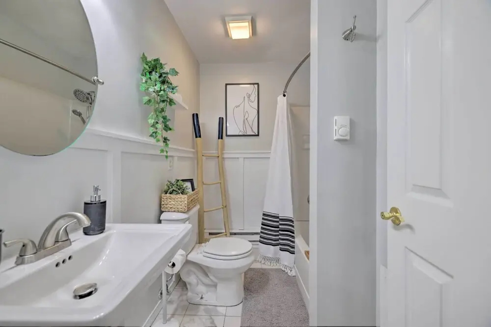 Tobyhanna Home w/ Hot Tub, Fire Pit, Deck + Grill!